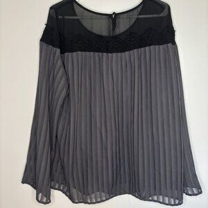 TORRID Womens Tunic 1 Gray Black Lace Sheer Lined Keyhole